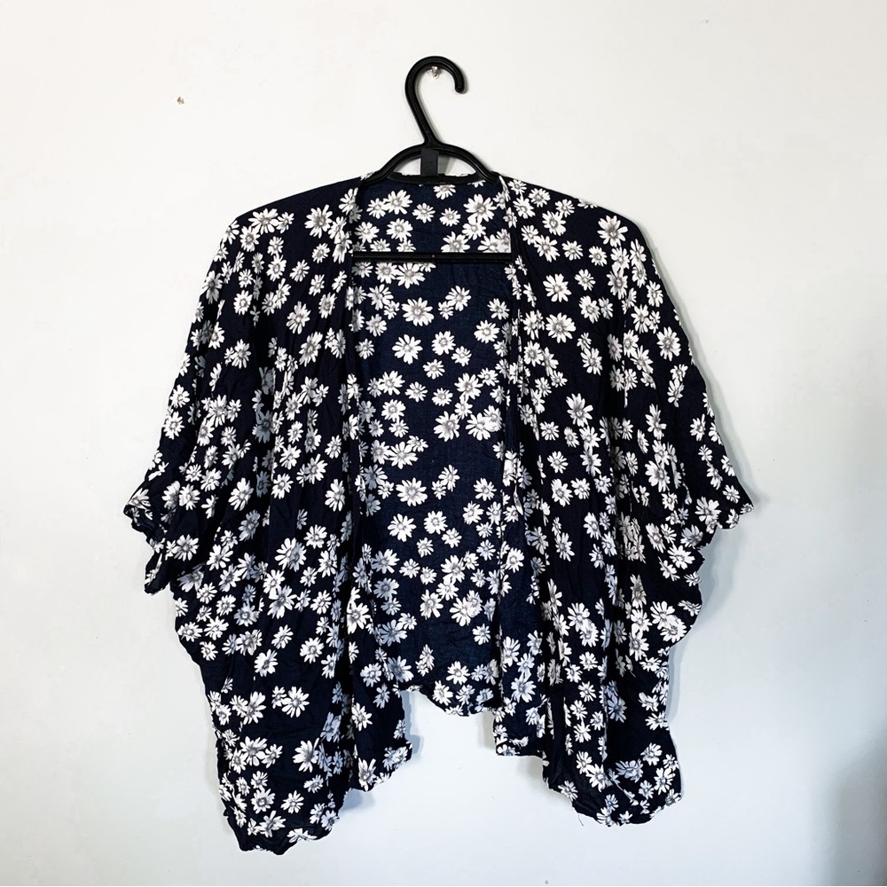 Forever 21 • Cropped Floral Kimono